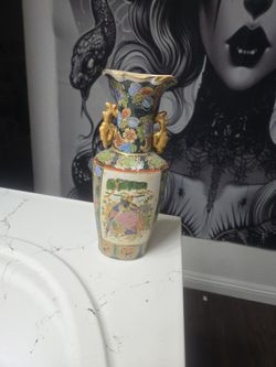 handpainted Chinese vase
