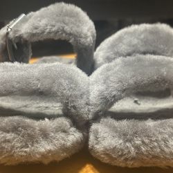 UGG Oh Yeah Slide sandals size 9