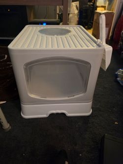 brand new kitty litter box