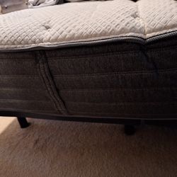 QUEEN SIZE ADJUSTABLE BED * FRAME