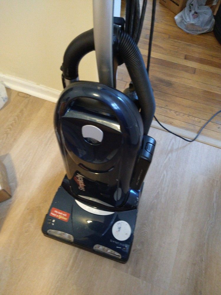 Simplicity synergy Vacuum Riccar