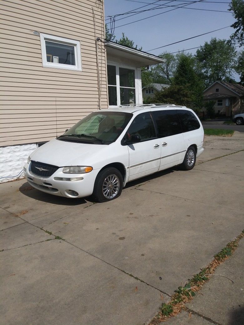 Photo 2000 Chrysler Town Country