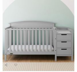 Graco Benton 5-in-1 convertible crib and carrier