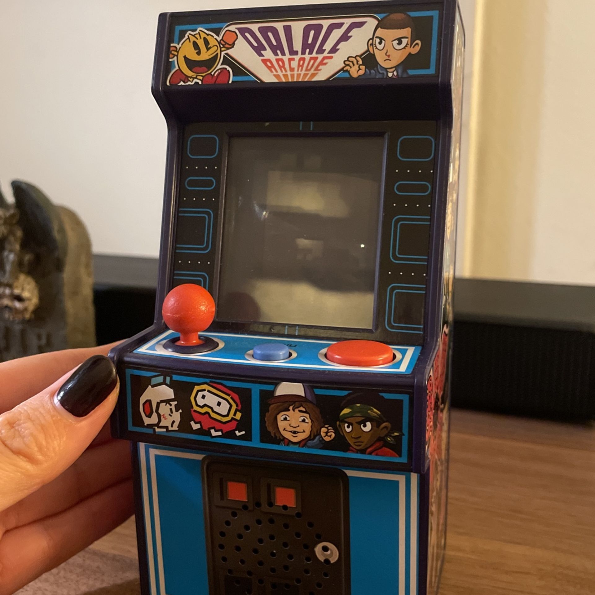 Arcade Games// Stranger Things