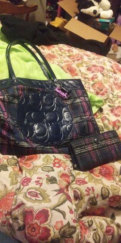 Coach handbag n wallett