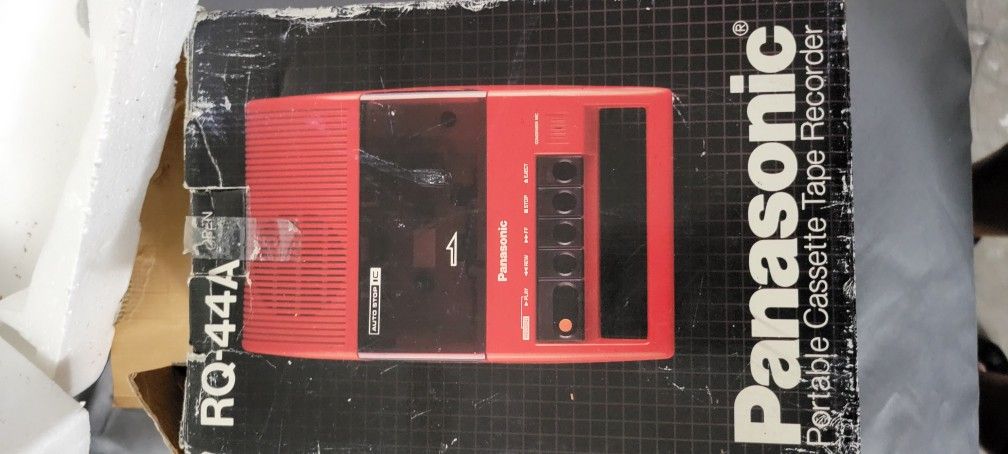 Vintage Panasonic RQ-44a Cassette Player With Box 