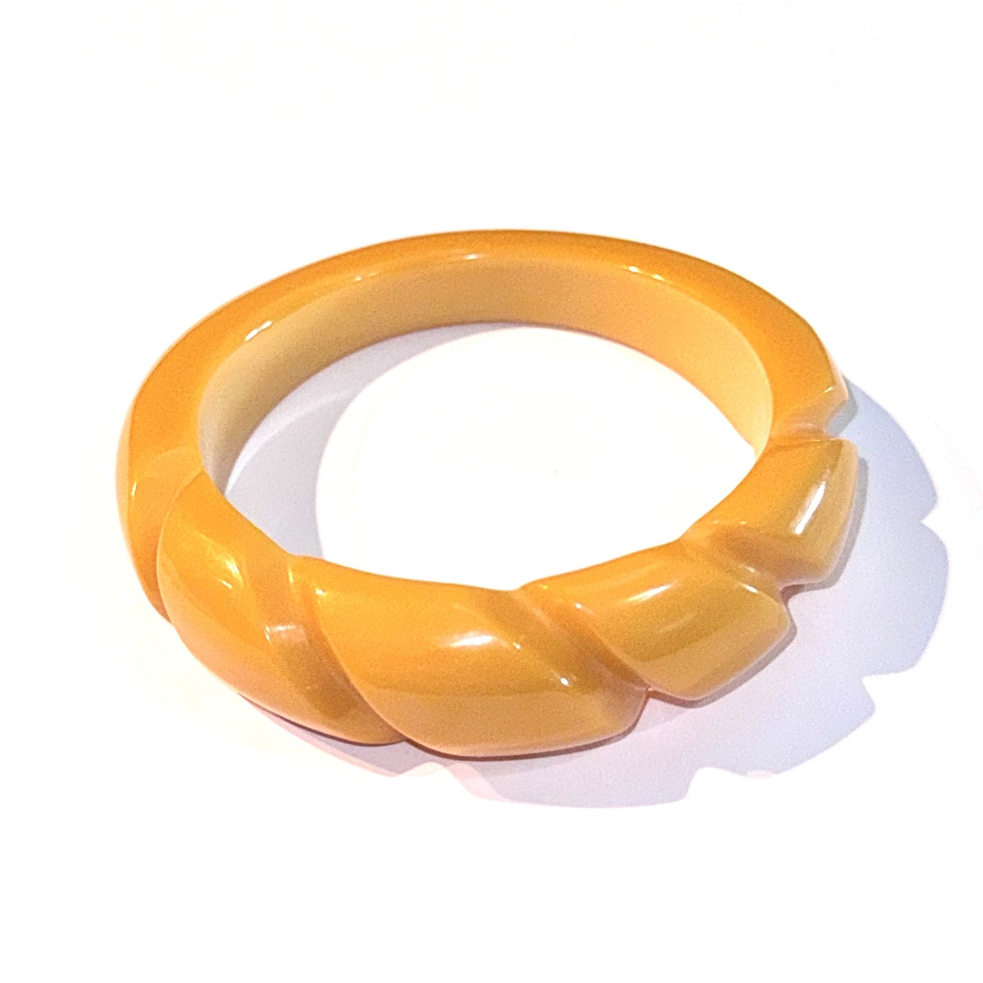 Vintage Butterscotch Bakelite Bangle 1930’s - 1940’s Yellow 