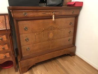 Italian dresser