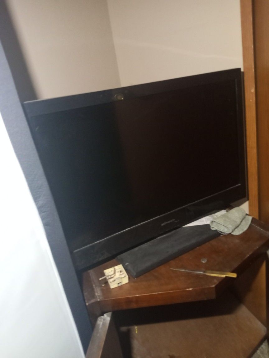 EMERSON 37 INCH flat Screen 100.00