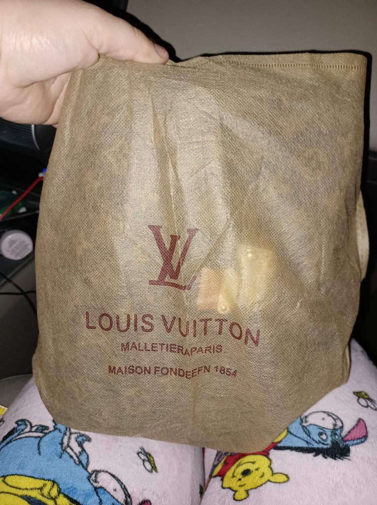 Authentic Louis Vuitton Purse for Sale in Lubbock, TX - OfferUp