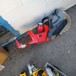 Milwaukee 9"(230 mm) Cut Off Machine