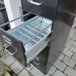 4 Drawer Locking File Cabinet