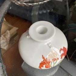Vintage Beautiful Vase made In Japanese .