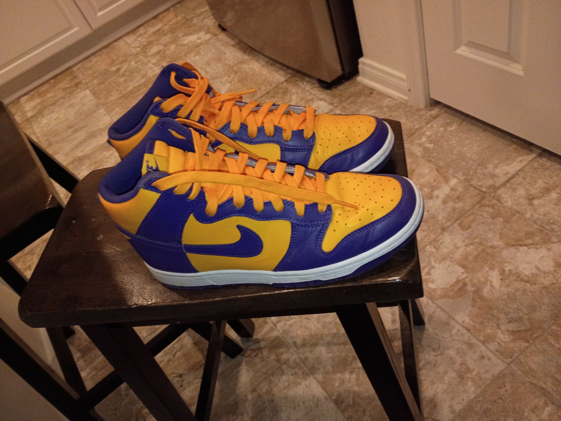 Nike dunks high top 9.5 Lakers special