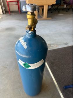 Helium tank