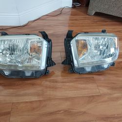 Toyota Tundra Headlights