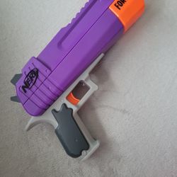 Nerf FORTNITE .. Like New,  Great Condition 