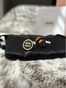 ❤️Cute Miu Miu earings❤️