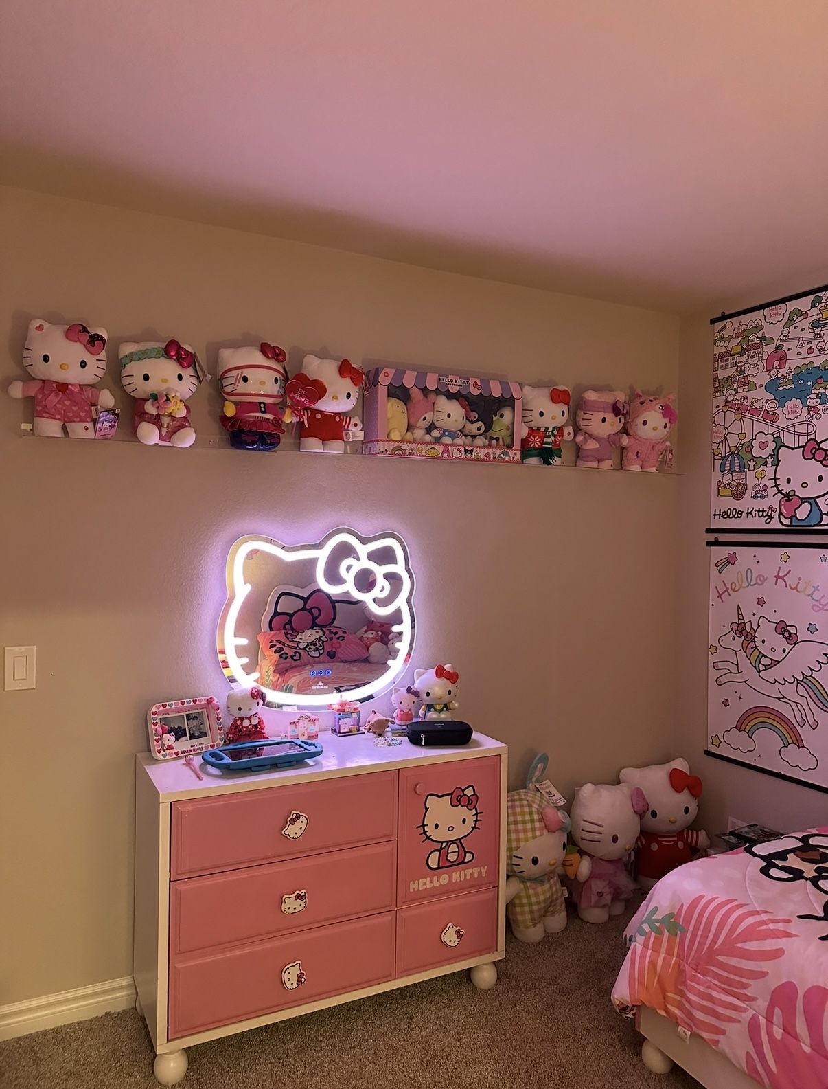Hello Kitty Bedroom Set 