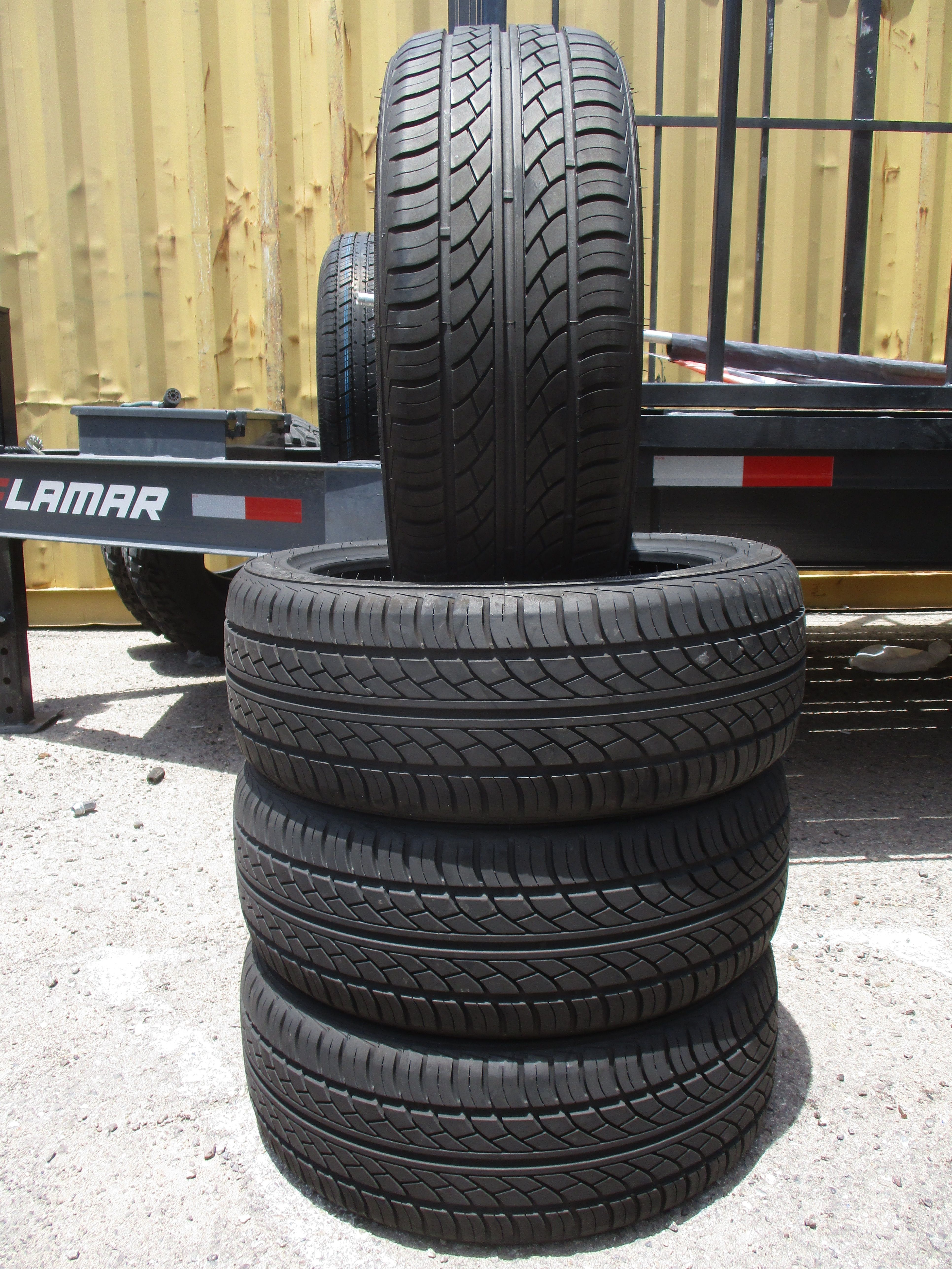 225/45/18 Zenna Sport Line All Season Tires