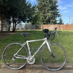 Cannondale CAAD8 Road Bike – 48cm frame - lightweight Bicycle carbon fork