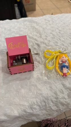 Sailor moon music box with key chain