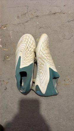 Adidas predator size 10