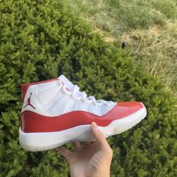 Jordan 11 Cherry Size 9