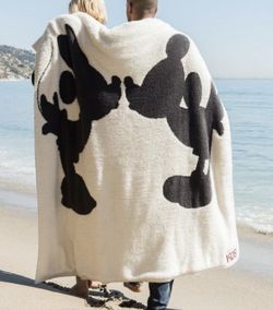 Barefoot Dreams Classic Disney Mickey & Minnie Mouse Throw NEW