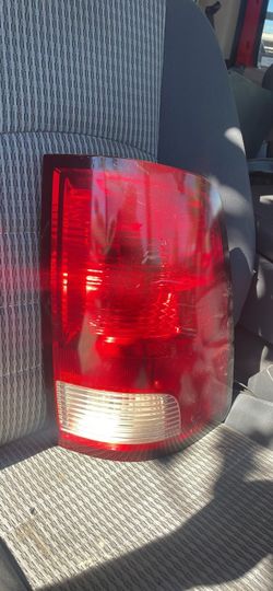 2009 ram passenger tail light