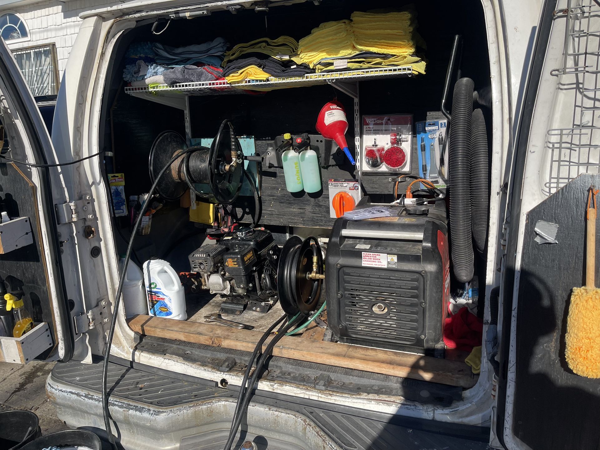 E 250 Work Van Very Strong And Powerful…But it needs transmission….