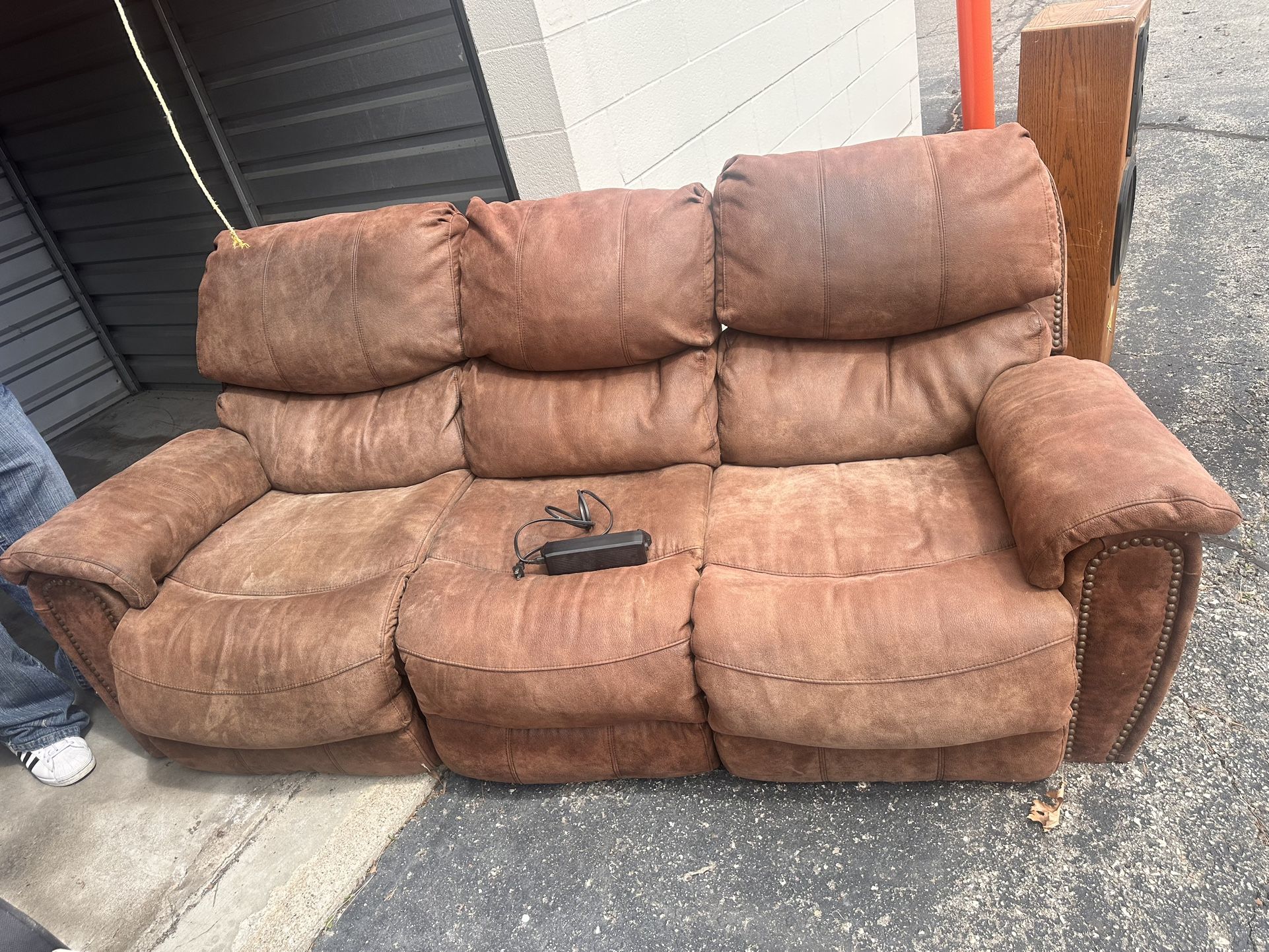 Reclining Couch 