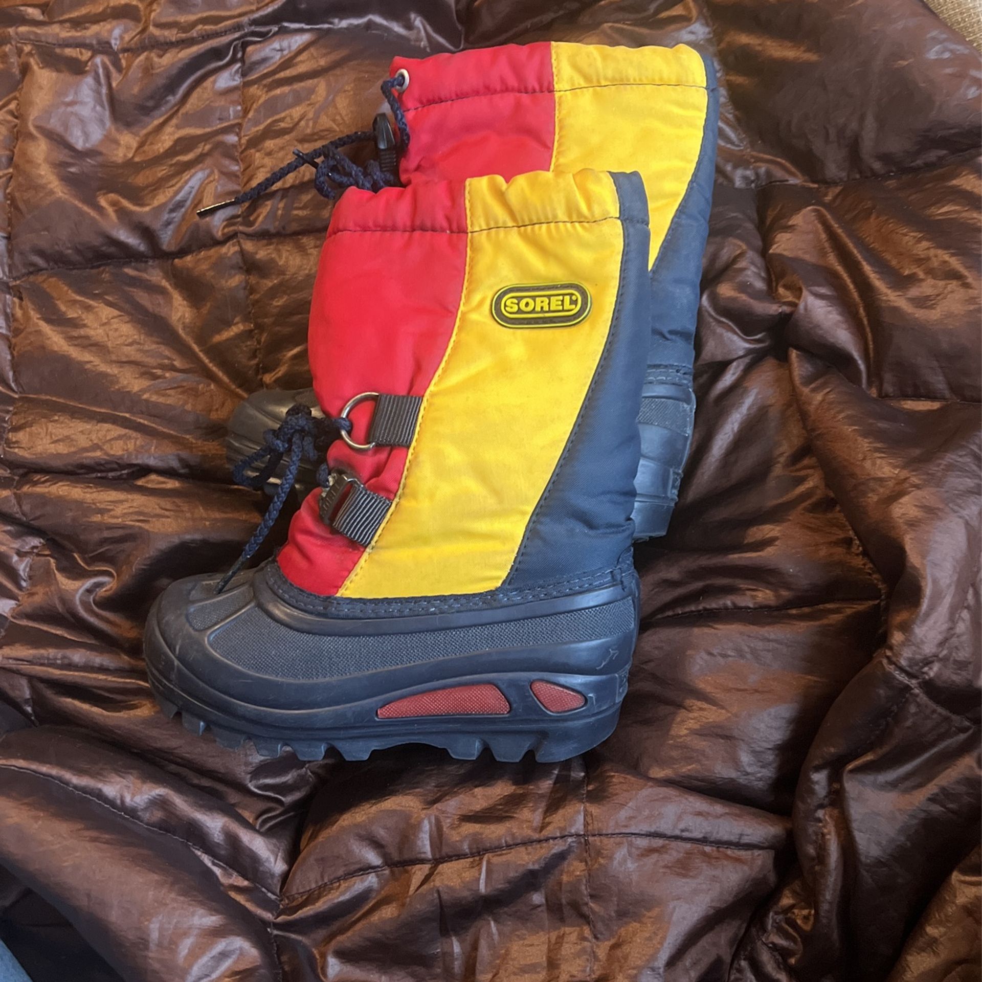 SOREL  Child 9  Made In Canada For Boys Or Girls Well Loved Condition 