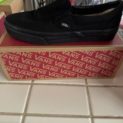 New Men’s Size 9 $45