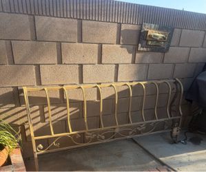 Metal headboard for garden