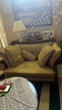 Couch set for sell