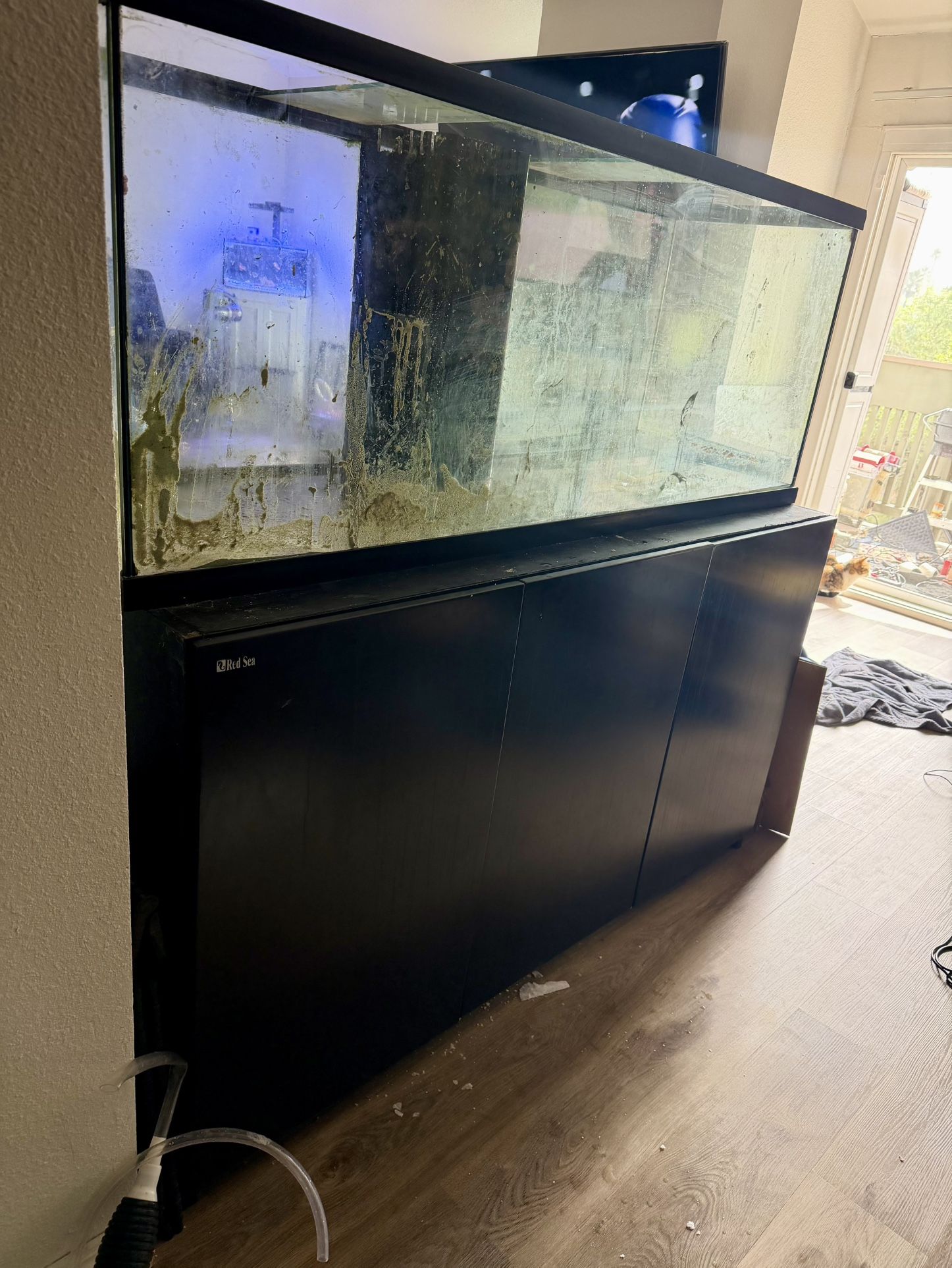 **AVAILABLE**100Gal Fish Tank With RedSea Stand **FREE IF POSTED STILL AVAILABLE**