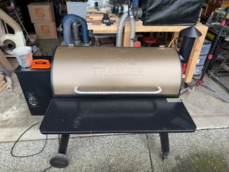 Traeger Pellet Grill / Smoker – Works Great