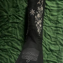 Woman  Black Boots 
