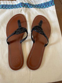 Toy Burch sandals 🩴 Size 7
