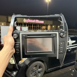 OEM Lexus/Toyota Factory Stereo & Navigation Units (Mark Levinson) – Lot