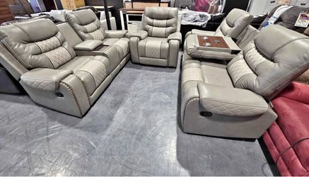 Gray 3 PC. Reclining Sofa Set. Brand New.