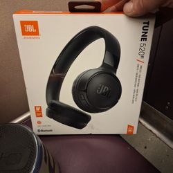 JBl Tune 520 Wireless Headphones 