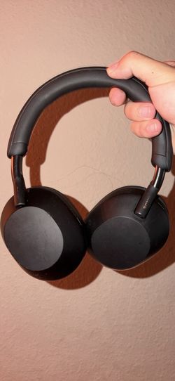 Sony Xm5 headphones