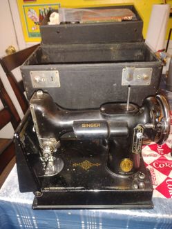 Vintage featherweight Singer
