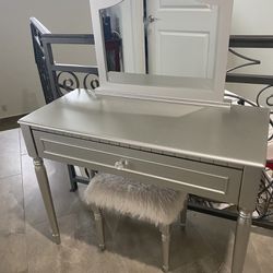 Silver vanity with stool