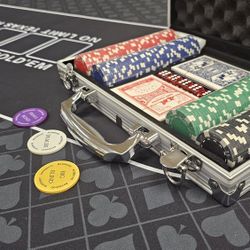 Poker Mat & 200 pc Set