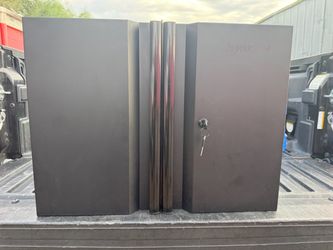 Husky Tool Cabinet with Lock and Key