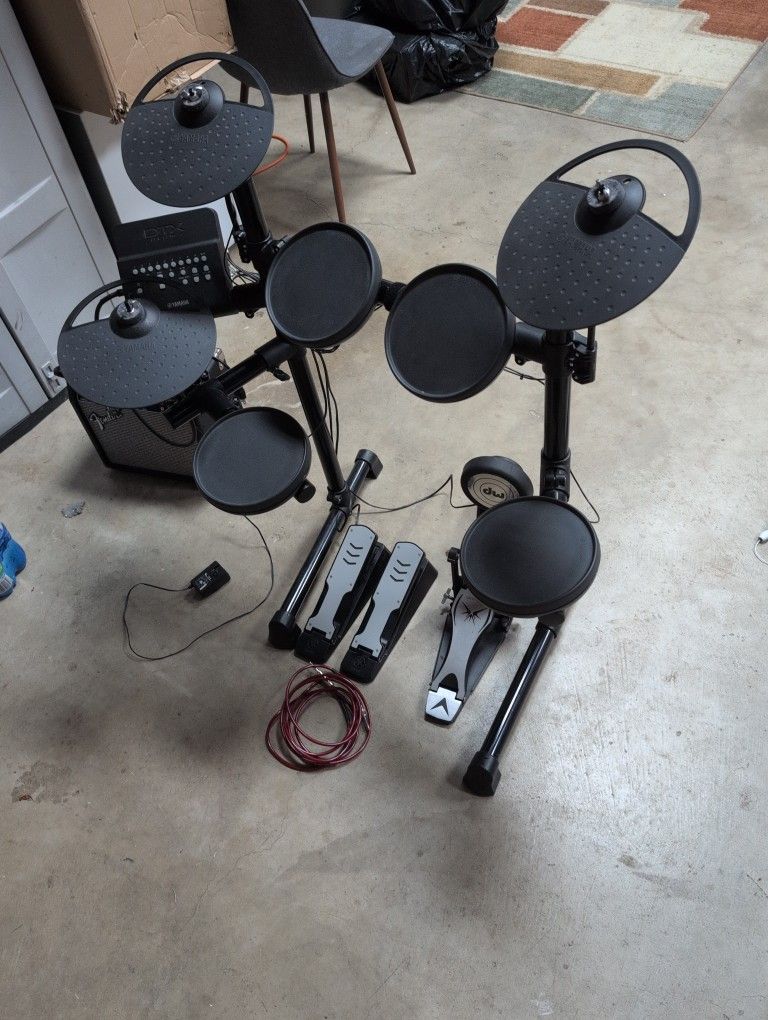 Used Yamaha DTX400K Electronic Drum Set + Genuine Pedal & Beater + Fender Mini Amp Bundle