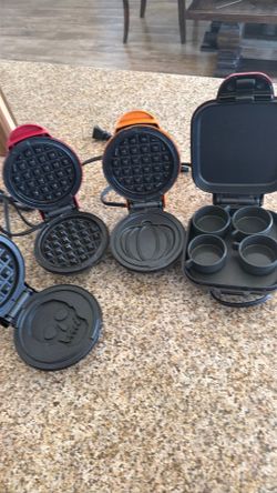 Dash waffle and egg bites maker